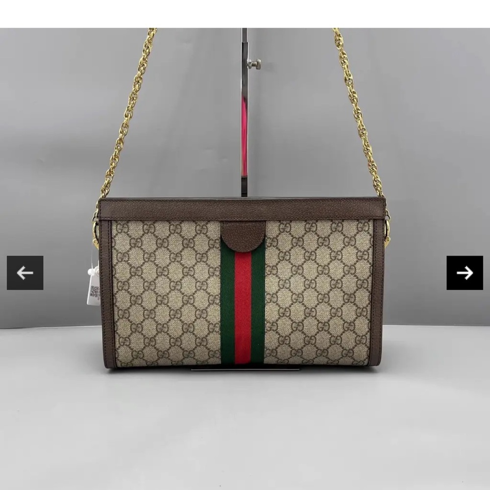 Gucci shoulder bag. Excellent pristine condition. Only used twice ever - Picture 2 of 11